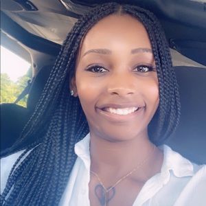 Meet your Posher, Ebony